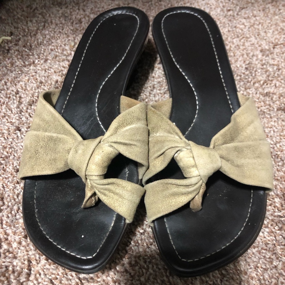 Donald Pliner gold sandals size 9
